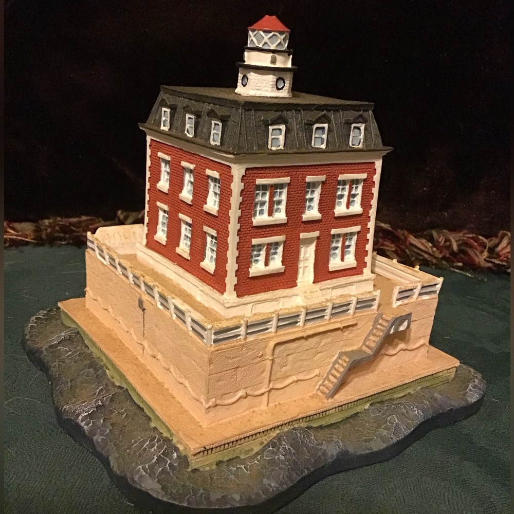 DANBURY MINT NEW LONDON LODGE LIGHTHOUSE VINTAGE 1994 GUC